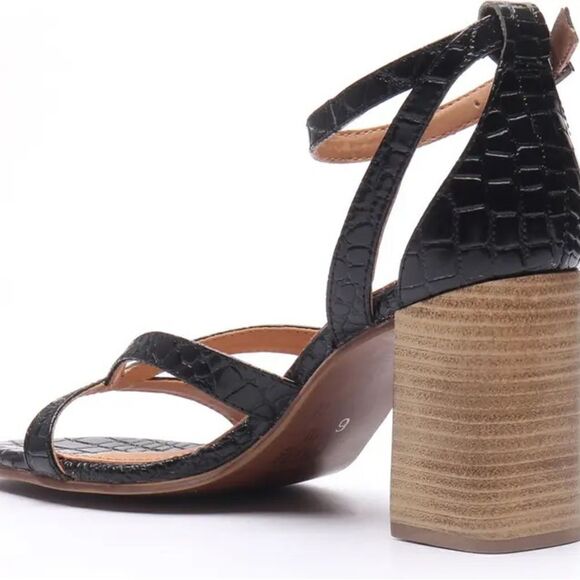 CREVO Kaitlin Block Heel Sandal - Picture 2 of 11